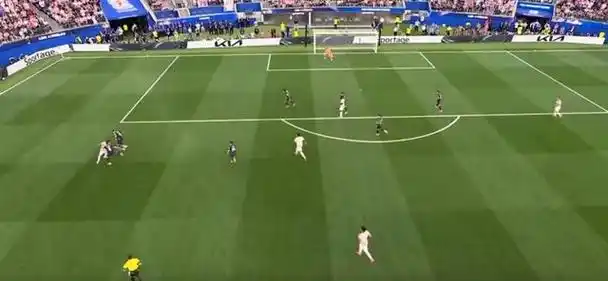 半场2-0领先!美国队数据碾压澳大利亚,巴洛贡造乌龙+弗里曼破门效率惊人